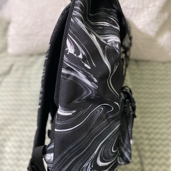 Herschel Supply Co. Little America Mid Volume Backpack 17L In Paint Black/White - Picture 11 of 13